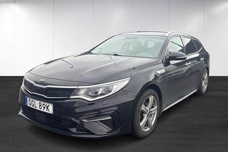 Svart Begagnad 2020 Kia Optima Hybrid Sport Sedan | 199 500 kr (Marknadspris) - Bild 1/4