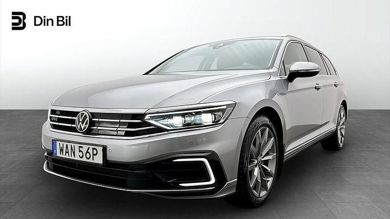 Begagnad VW Passat Executive 156 HK (114 kW) 2023 Pyrit silver metallic Kombi