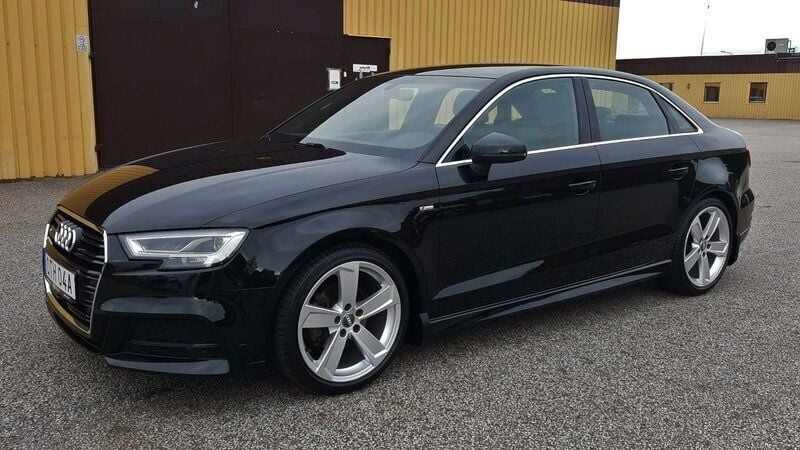 Svart Begagnad 2019 Audi A3 S-Line Sedan | 265 000 kr (Marknadspris) - Bild 1/4