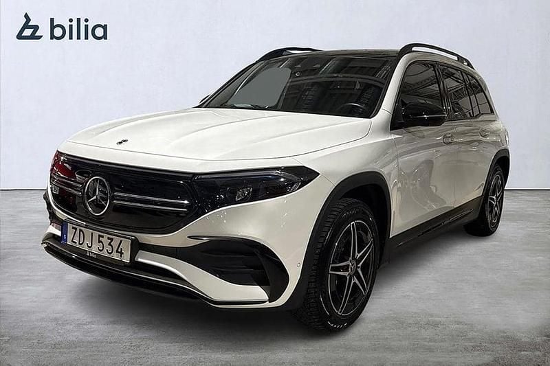 Vit Begagnad 2023 Mercedes EQB300 AMG line SUV | 419 000 kr (Bra pris) - Bild 1/4