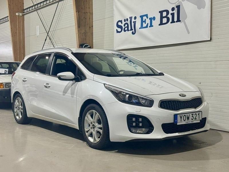 Vit Begagnad 2017 Kia Ceed Sportswagon GT-Line Kombi | 119 900 kr (Bra pris) - Bild 1/4