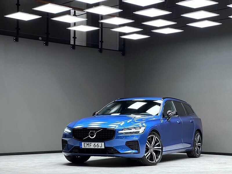 Blå Begagnad 2021 Volvo V60 R-Design Kombi | 379 900 kr (Marknadspris) - Bild 1/3