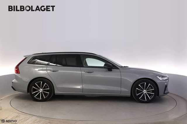 Begagnad Volvo V60 Plus 349 HK (256 kW) 2023 Grå Kombi