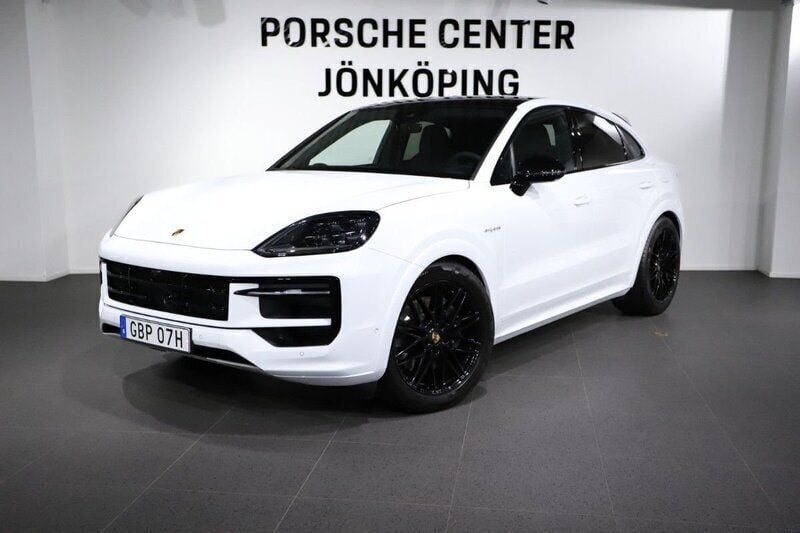 Vit (white) Begagnad 2024 Porsche Cayenne SUV | 1 116 000 kr - Bild 1/3