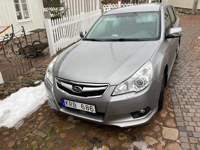 Begagnad 2010 Subaru Legacy Kombi | 35 000 kr (Superpris) - Bild 1/4