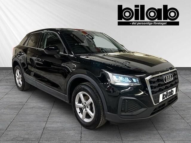 Brilliantsvart Begagnad 2022 Audi Q2 Proline SUV | 229 000 kr (Marknadspris) - Bild 1/4