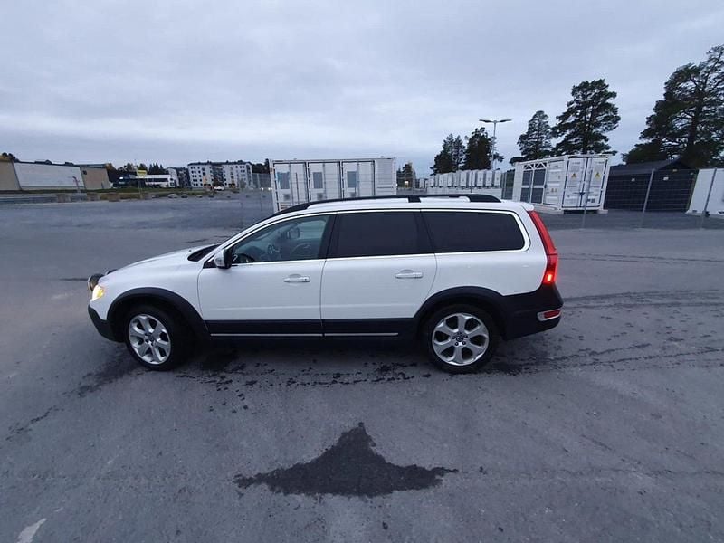 Vit Begagnad 2011 Volvo XC70 Summum Kombi | 68 000 kr (Superpris) - Bild 1/4