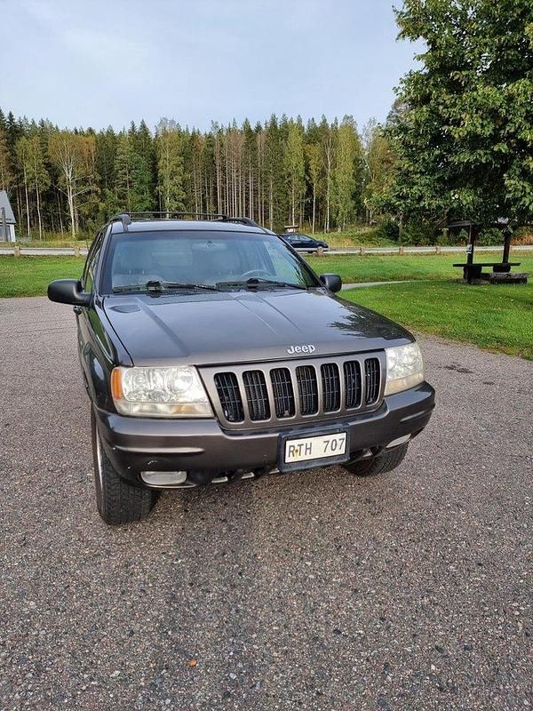 Grå Begagnad 2000 Jeep Grand Cherokee SUV | 40 000 kr - Bild 1/4
