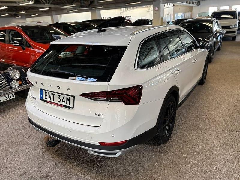Begagnad Skoda Octavia Scout 150 HK (110 kW) 2022 Vit Kombi