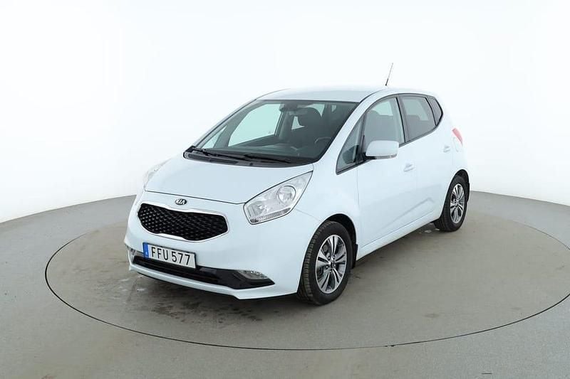 Vit Begagnad 2018 Kia Venga Advance Halvkombi | 135 000 kr (Marknadspris) - Bild 1/4