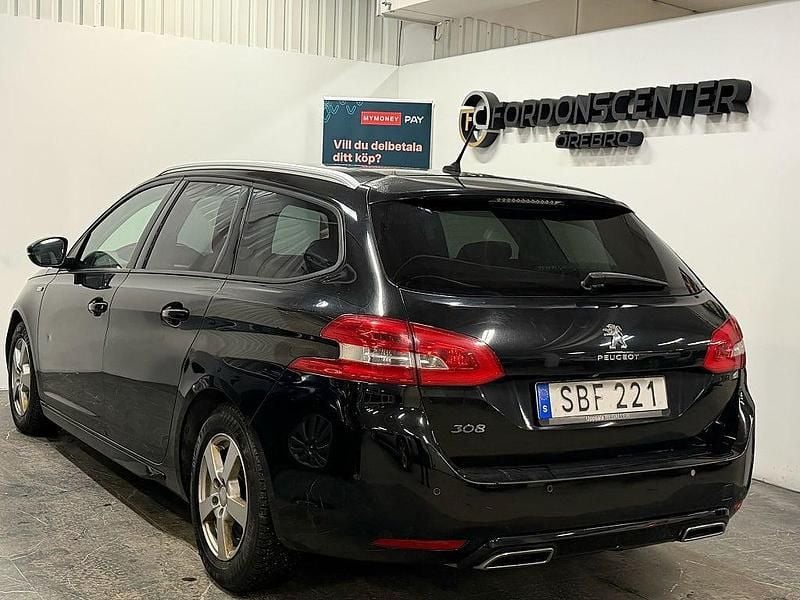 Begagnad Peugeot 308 SW 120 HK (88 kW) 2016 Svart Kombi