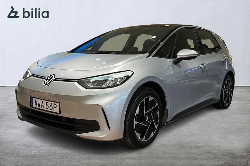 Silver Begagnad 2023 VW ID.3 Pro Performance Halvkombi | 314 900 kr (Bra pris) - Bild 1/3