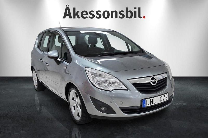 Grå Begagnad 2010 Opel Meriva Enjoy Minibuss | 64 900 kr (Lite dyr) - Bild 1/4
