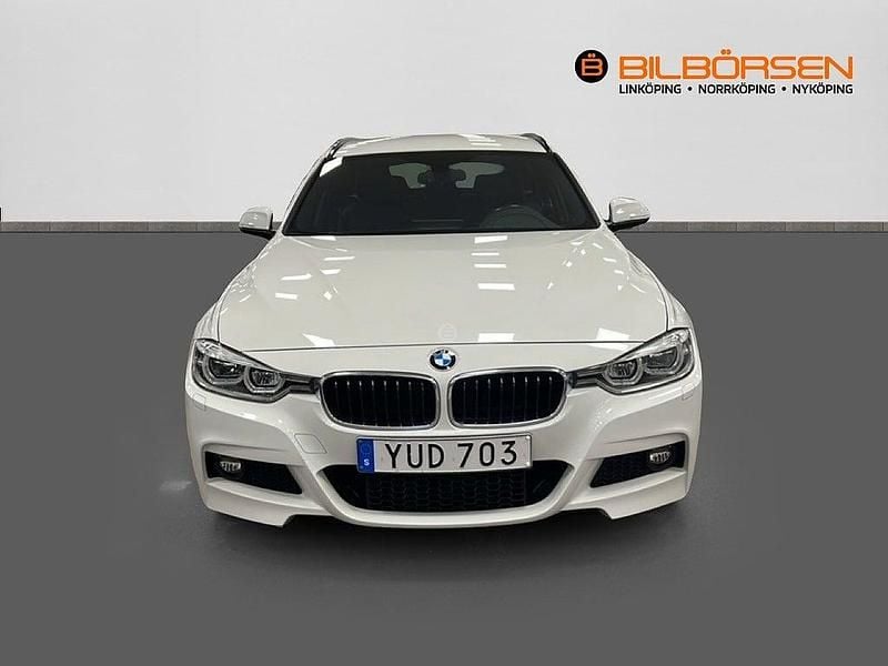 Begagnad BMW 320 M Sport 184 HK (135 kW) 2018 Vit Kombi