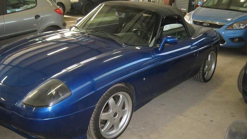 Begagnad Fiat Barchetta 131 HK (96 kW) 1996 Blå Cab