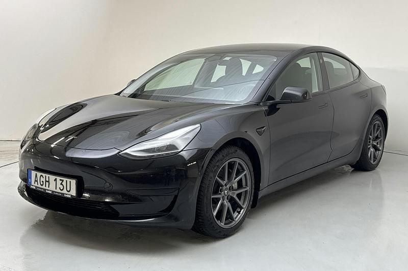 Svart Begagnad 2021 Tesla Model 3 Sedan | 219 000 kr (Bra pris) - Bild 1/4