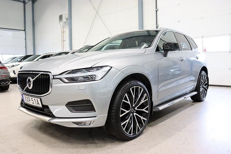 Silver Begagnad 2019 Volvo XC60 Momentum SUV | 309 900 kr (Marknadspris) - Bild 1/4