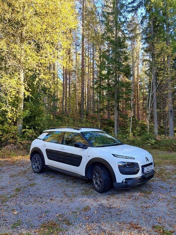 Begagnad Citroën C4 Cactus 82 HK (60 kW) 2015 Vit Halvkombi