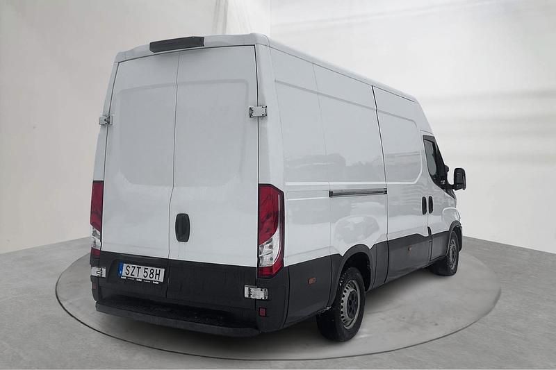 Begagnad Iveco Daily 136 HK (100 kW) 2020 Vit Van