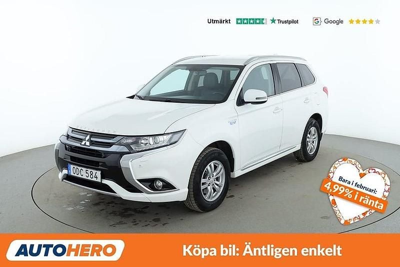 Begagnad Mitsubishi Outlander P-HEV 121 HK (88 kW) 2016 Vit SUV