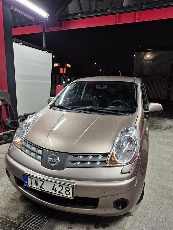 Brun Begagnad 2008 Nissan Note Minibuss | 24 000 kr (Bra pris) - Bild 1/4