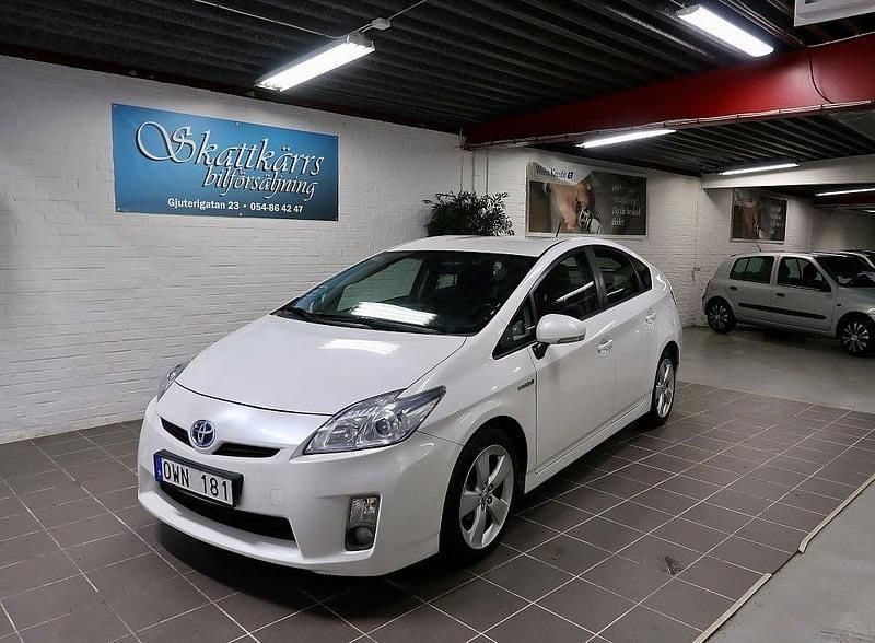 Vit Begagnad 2010 Toyota Prius Business Edition Halvkombi | 59 000 kr (Bra pris) - Bild 1/4