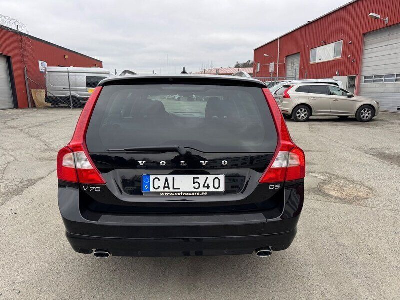 Begagnad Volvo V70 Summum 206 HK (151 kW) 2010 Svart Kombi