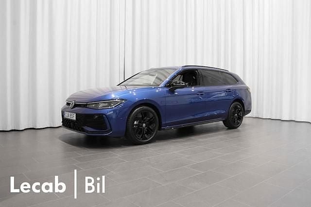 Ny VW Passat R-line 194 HK (142 kW) 2025 Blå (reef blue metallic) Kombi