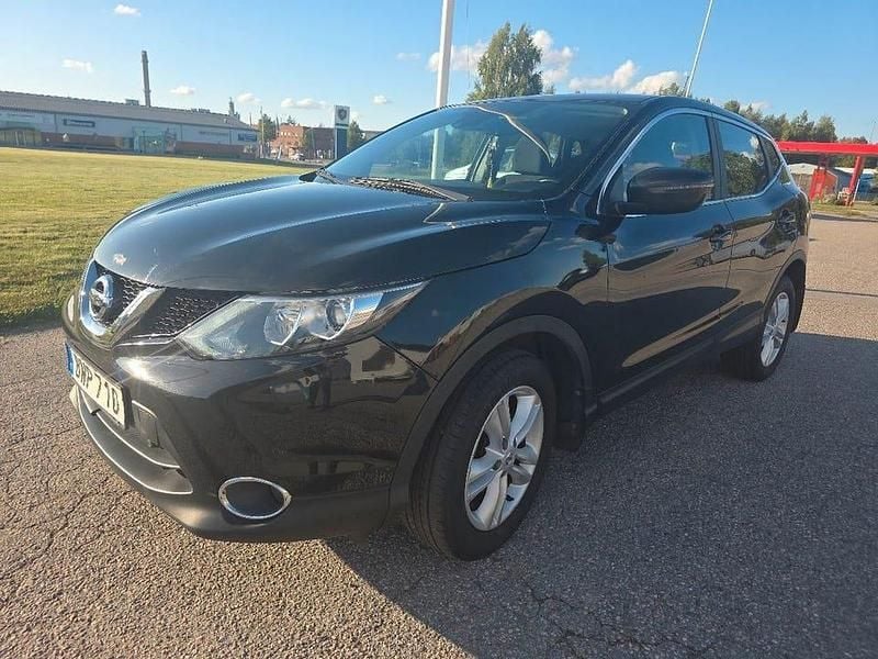 Svart Begagnad 2015 Nissan Qashqai SUV | 65 900 kr (Superpris) - Bild 1/4
