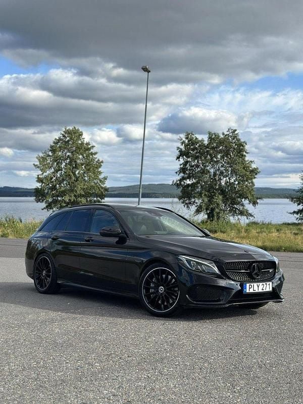 Svart Begagnad 2017 Mercedes C43 AMG AMG Kombi | 350 000 kr (Marknadspris) - Bild 1/4