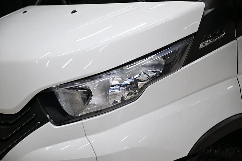 Begagnad Iveco Daily 136 HK (100 kW) 2023 Vit
