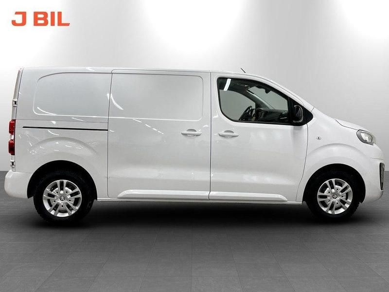 Begagnad Peugeot Expert 144 HK (105 kW) 2022 Vit Van