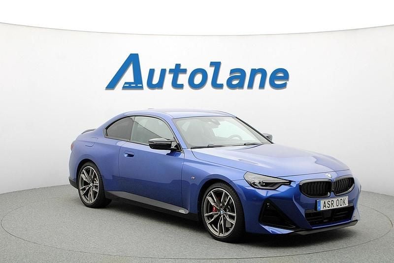 Portimao blue metallic Begagnad 2022 BMW M240 M Sport Sportkupé | 568 900 kr (Marknadspris) - Bild 1/2