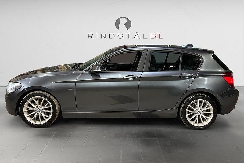 Begagnad BMW 120 Sport Line 184 HK (135 kW) 2013 Grå Halvkombi