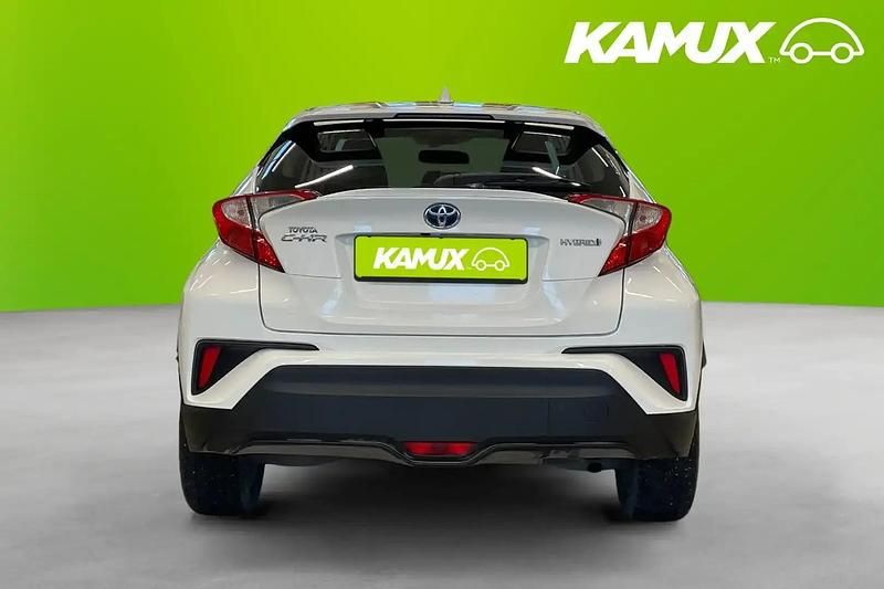 Begagnad Toyota C-HR Active 122 HK (89 kW) 2018 Vit SUV