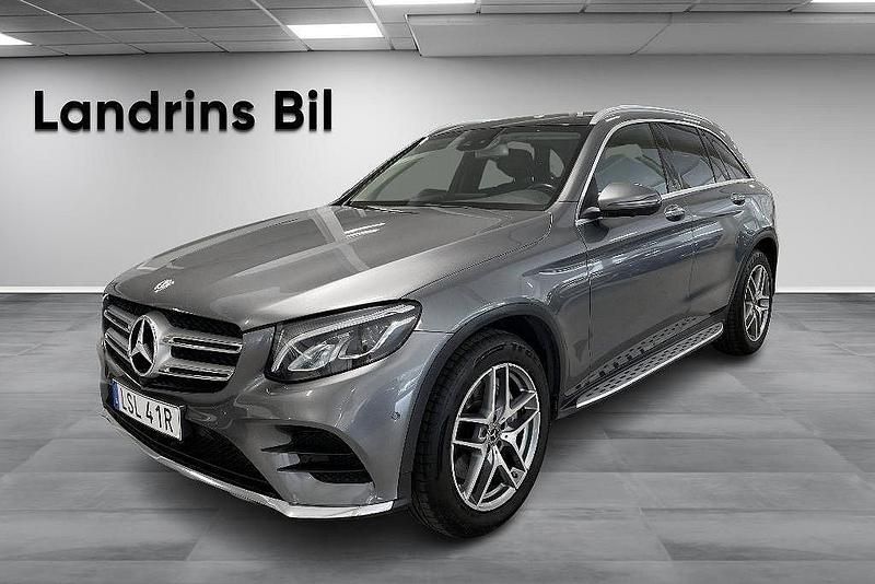 Grå Begagnad 2019 Mercedes GLC250 AMG line SUV | 319 900 kr (Marknadspris) - Bild 1/4