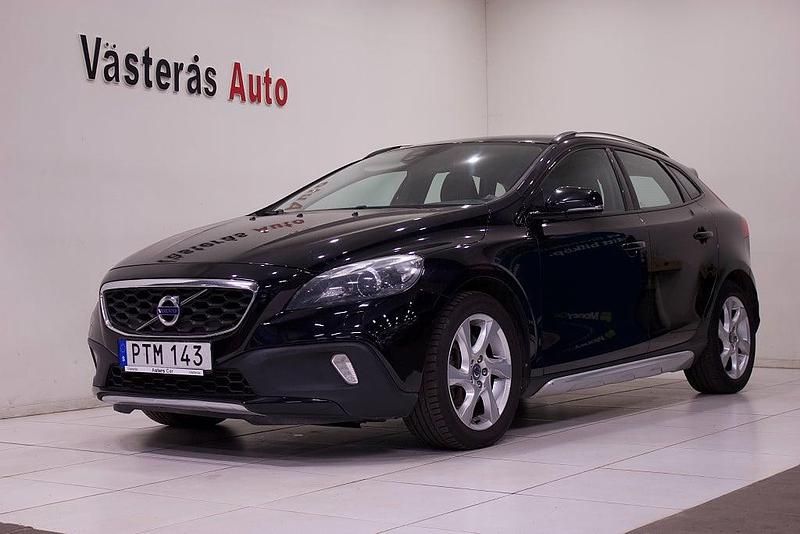 Begagnad Volvo V40 150 HK (110 kW) 2013 Svart Halvkombi