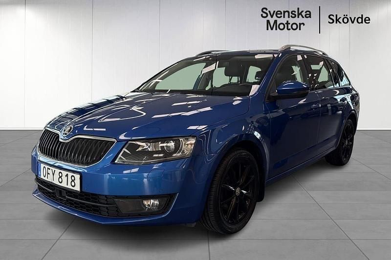 Blå Begagnad 2016 Skoda Octavia Style Kombi | 154 200 kr (Marknadspris) - Bild 1/4