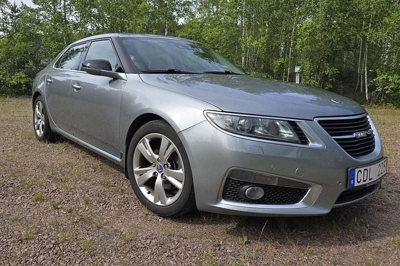 Silver Begagnad 2011 Saab 9-5 Sedan | 160 000 kr (Dyr) - Bild 1/4
