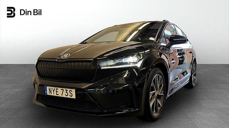 Svart (black magic metallic) Begagnad 2022 Skoda Enyaq iV SportLine SUV | 389 900 kr (Lite dyr) - Bild 1/4