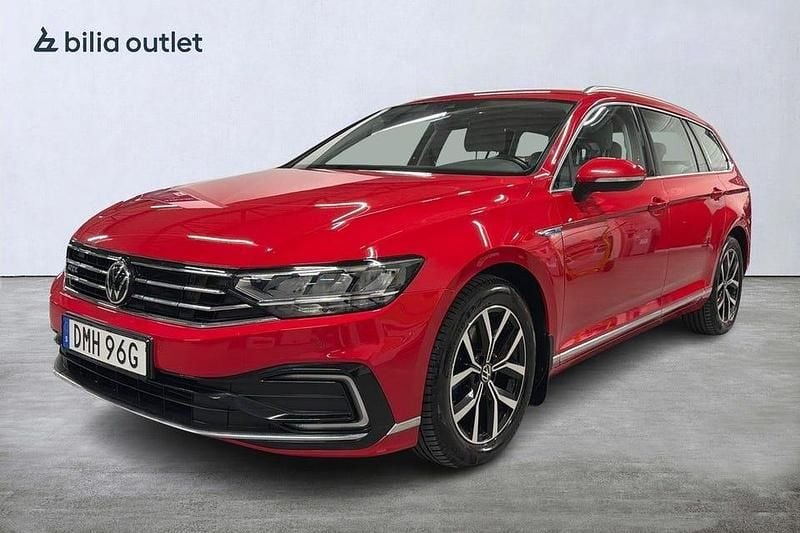 Röd Begagnad 2020 VW Passat GTE Kombi | 229 000 kr (Marknadspris) - Bild 1/4