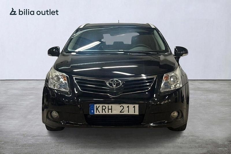 Begagnad Toyota Avensis Business Edition 147 HK (108 kW) 2010 Svart Kombi