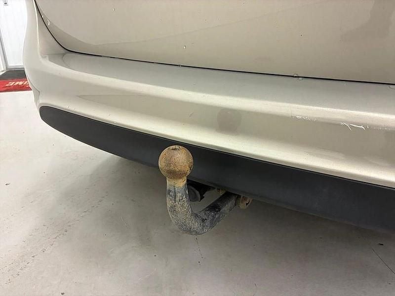 Begagnad Ford B-MAX Titanium 90 HK (66 kW) 2012 Grå Minibuss