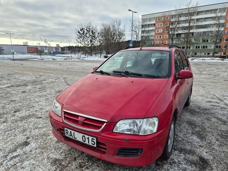 Begagnad Mitsubishi Space Star 122 HK (89 kW) 2000 Minibuss