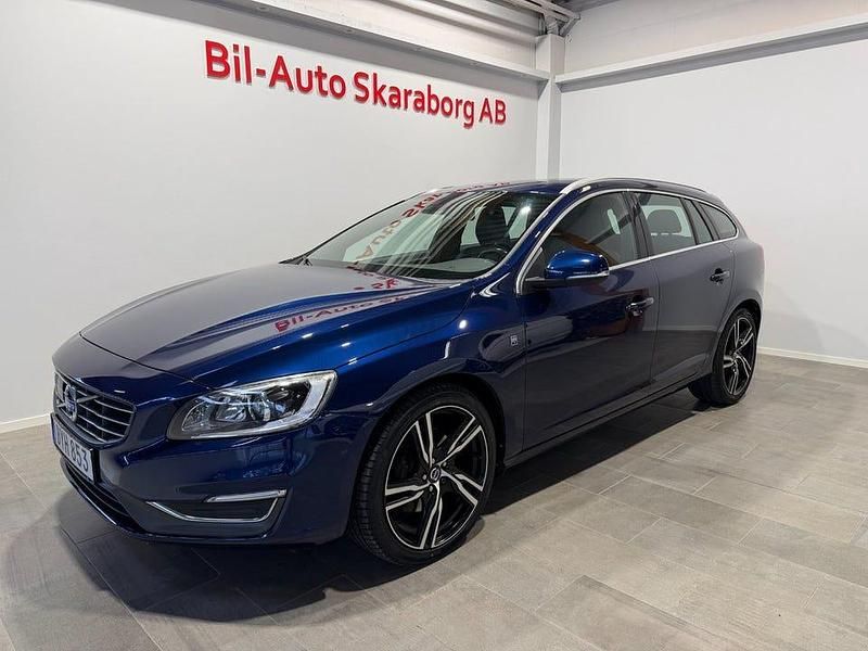 Begagnad Volvo V60 Ocean Race 181 HK (133 kW) 2014 Blå Kombi