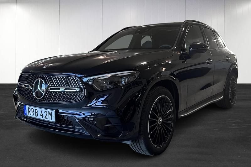 Svart Begagnad 2026 Mercedes GLC300e | 849 900 kr - Bild 1/4