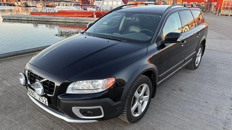 Black sapphire metallic Begagnad 2009 Volvo XC70 | 79 500 kr (Marknadspris) - Bild 1/4