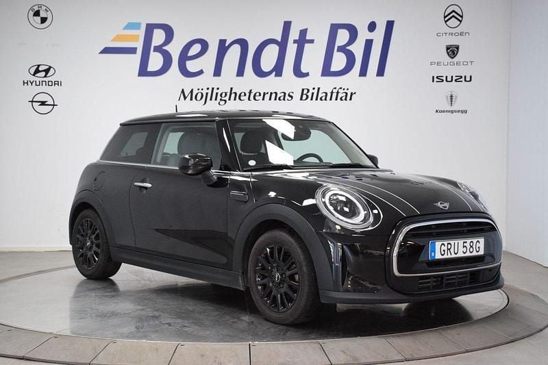 Midnightblack Begagnad 2021 Mini Cooper Halvkombi | 214 500 kr (Marknadspris) - Bild 1/3