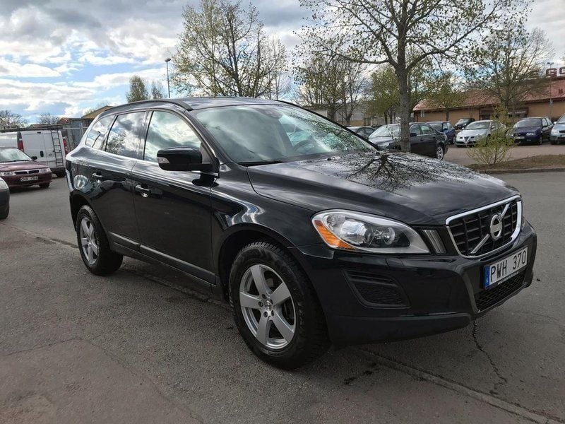 Begagnad Volvo XC60 Momentum 163 HK (119 kW) 2012 Svart SUV