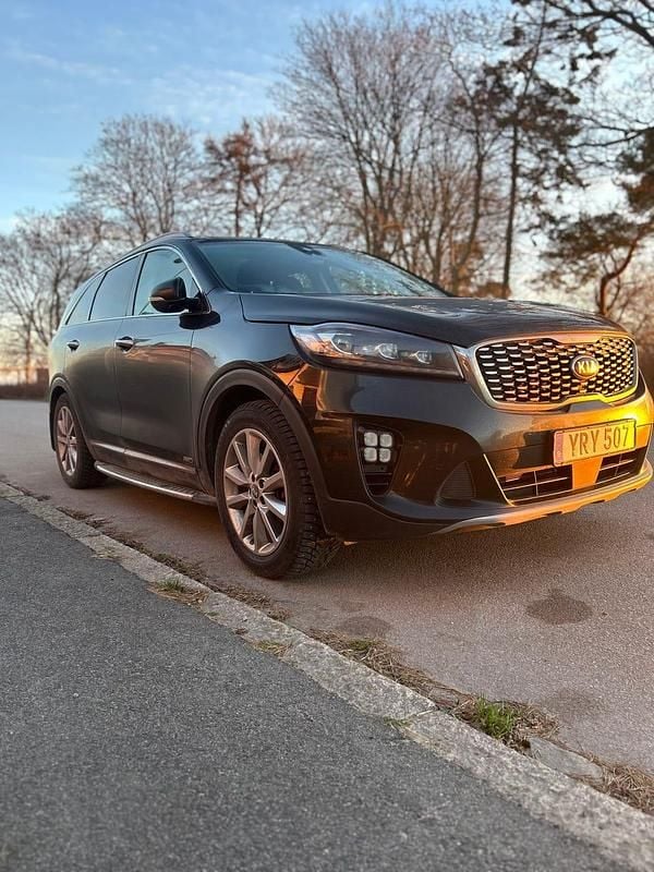 Svart metallic Begagnad 2019 Kia Sorento GT-Line SUV | 249 900 kr (Superpris) - Bild 1/3